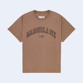 메종 마르지엘라 MM6 varsity 프린트 티셔츠