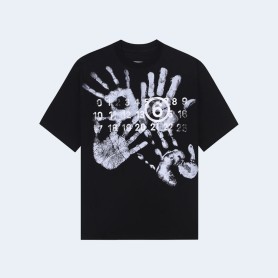 메종 마르지엘라 화이트 핸드 프린트 티셔츠 블랙